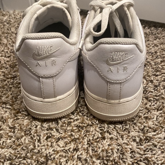 NIKE AIR FORCES - Picture 3 of 7